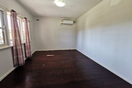 6 Dagmar Crescent, Blacktown NSW 2148 - House For Rent | Domain - Photo 2