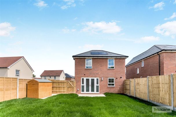 4 bedroom house to rent Tangmere Road, Hailsham, East Sussex, BN27 - Photo 1