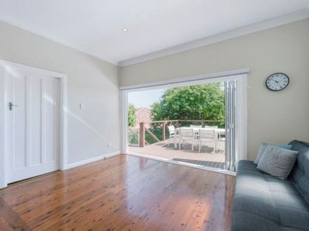 10 Lockyer Street, Merewether NSW 2291 - Photo 2