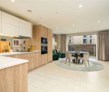 A contemporary four bedroom townhouse in a popular modern developme... - Photo 6