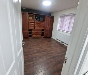 Room in a Shared House, Wharton Street, B7 - Photo 1