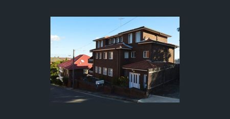 One Bedroom Apartment Located Walking Distance from UNSW - Photo 5