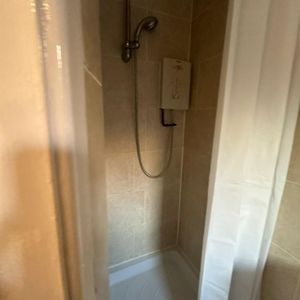 House share to rent - Photo 3