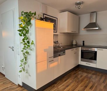 Helle 2-Zimmer-Wohnung mit großem Balkon und Top-Anbindung - Foto 1