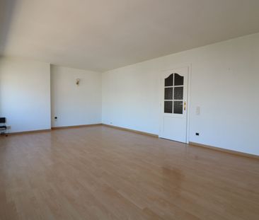 Ruim 2-slaapkamerappartement, op wandelafstand van het centrum. - Photo 6