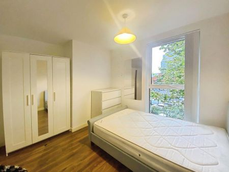 2 bedroom flat to rent - Photo 5