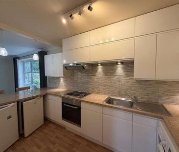 Birch House, Lingwood Close, Southampton, SO16 - Photo 6