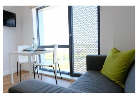 1 Bed Flat, Salford, M6 - Photo 2