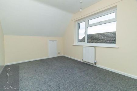 3 bedroom detached bungalow to rent - Photo 2