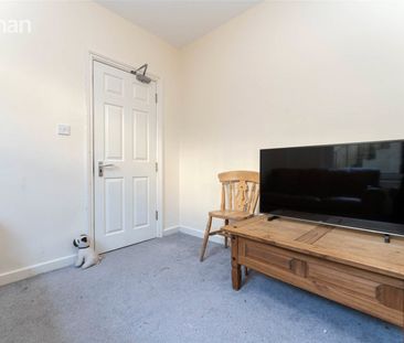 6 bedroom terraced house to rent - Photo 4