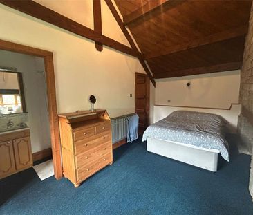 4 bedroom semi-detached house to rent - Photo 5