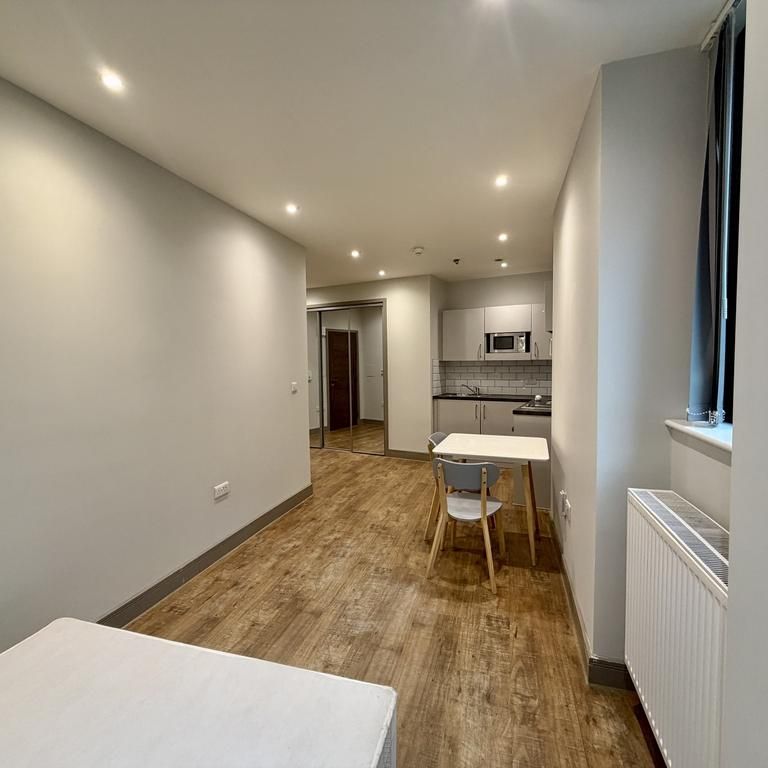 Studio to rent - Photo 1