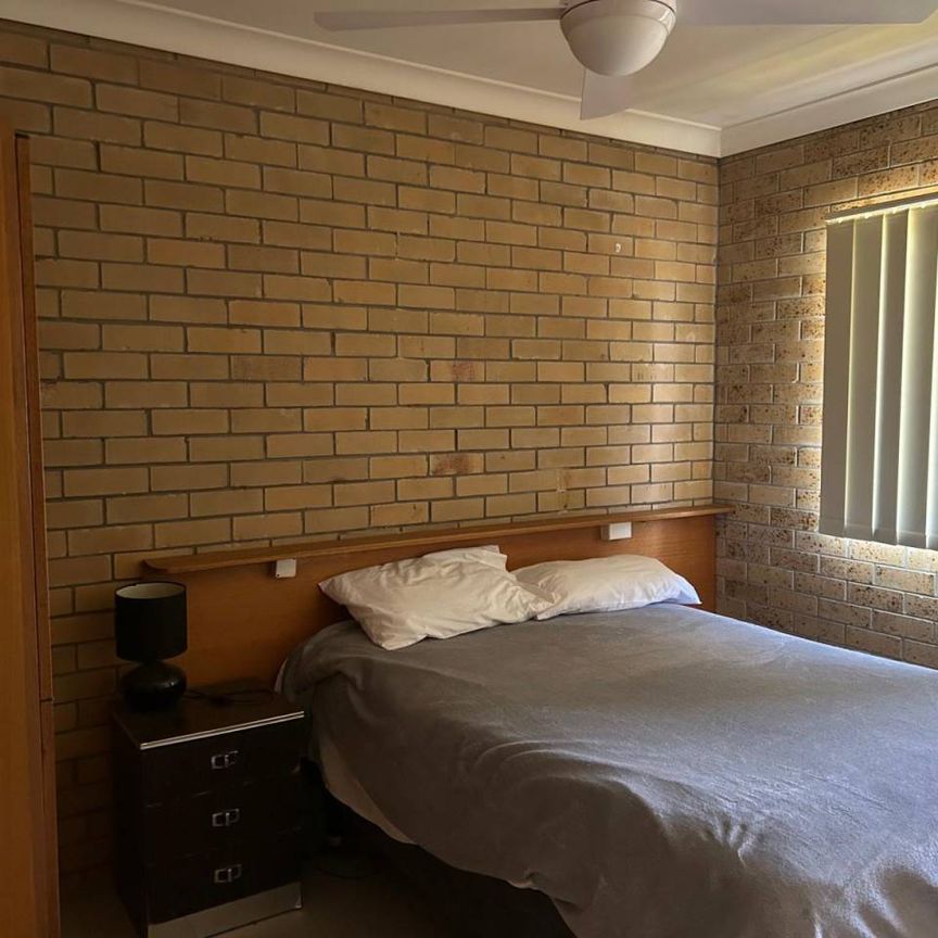 Unit in quiet complex - Fully Furnished - Photo 1