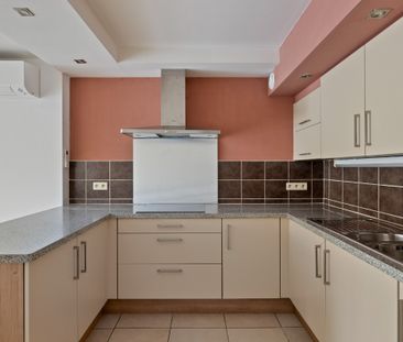 Centraal gelegen appartement met tuin - Photo 3