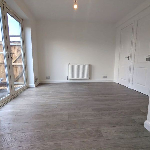 Leven Close, Gloucester - Photo 1