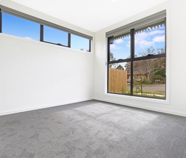 4/12 South Crescent, Heidelberg West VIC 3081 - Townhouse For Rent ... - Photo 1