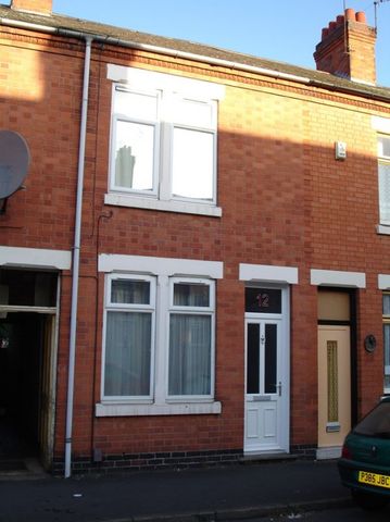 12 Grange Street - Huge 4 bedLoughborough - Photo 5