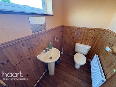 1 bedroom in a house share to rent - Photo 5