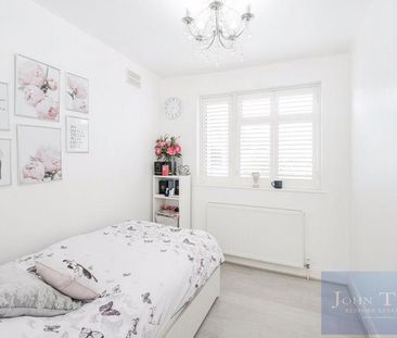 4 bedroom semi-detached house to rent - Photo 3