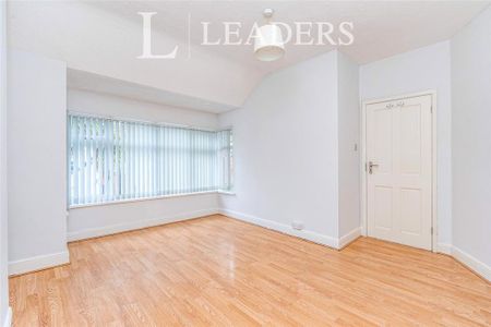 3 bedroom semi-detached house to rent - Photo 2