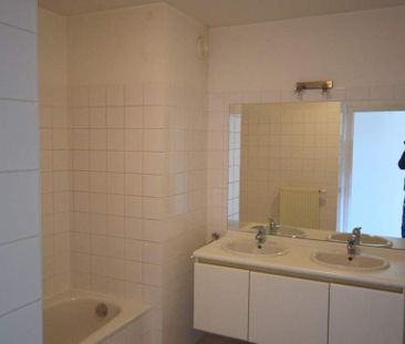 Appartement te huur in Roeselare voor € 725 met 2 slaapkamers - Photo 2