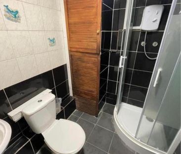 1 bedroom in a house share to rent - Photo 6