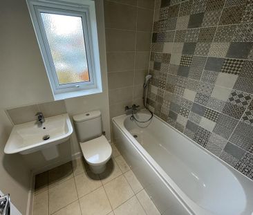 3 bedroom semi-detached house to rent - Photo 5