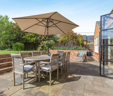 5 bedroom detached house to rent - Photo 4