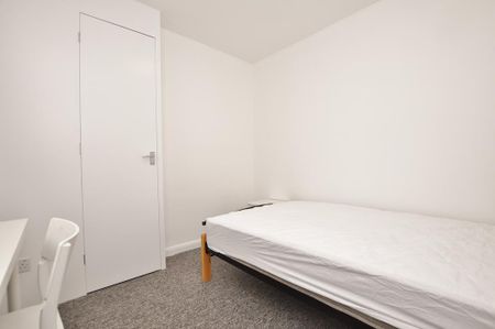 5 bedroom semi-detached house to rent - Photo 5