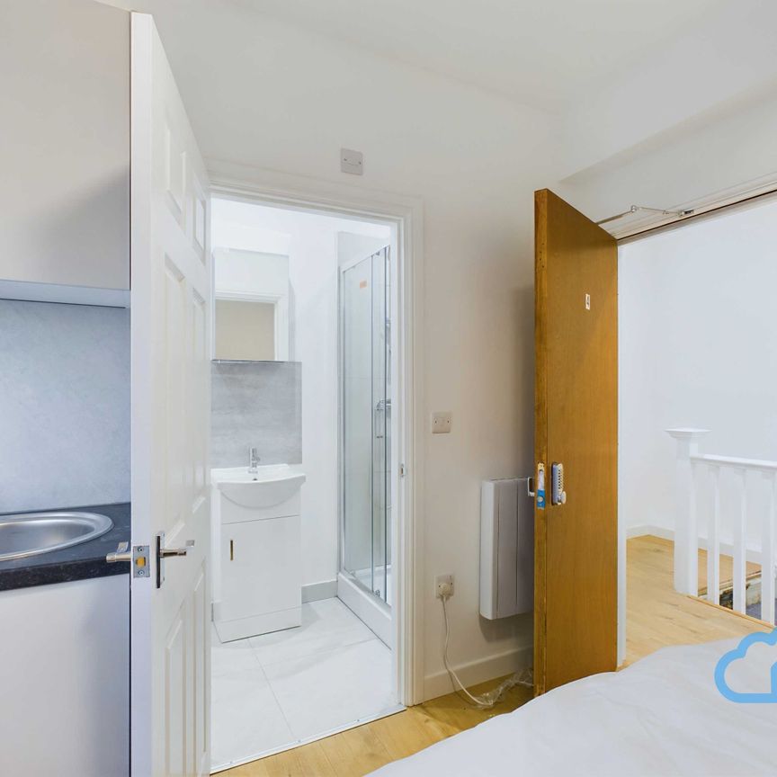 RM4 Well Hall Road | Eltham | London | SE9 6SF - Photo 1