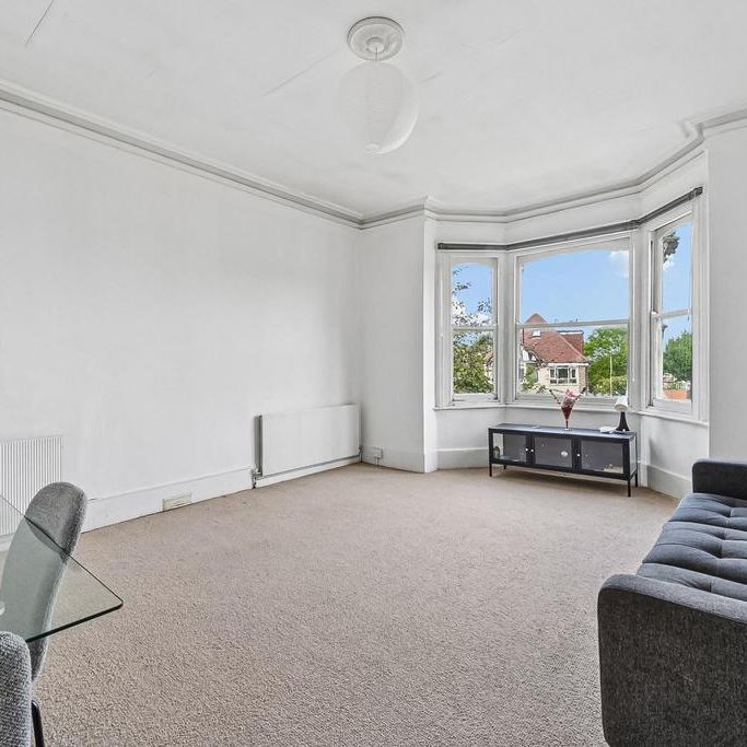 4 bedroom flat to rent - Photo 1