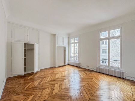 Rental Apartment Paris 8th - Photo 3