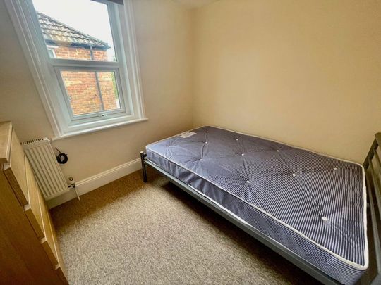 CARDIGAN ROAD, WINTON (P01391) - Photo 1