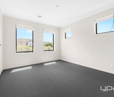 MODERN LIVING IN THE GROVE ESTATE - Photo 6