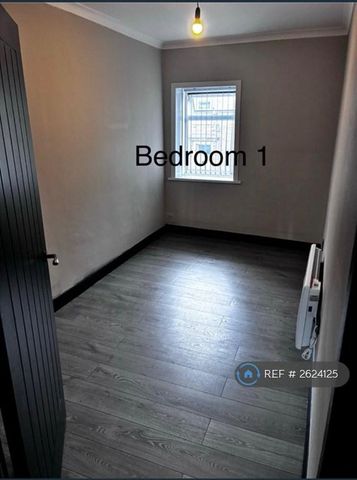 4 bedroom flat to rent - Photo 5