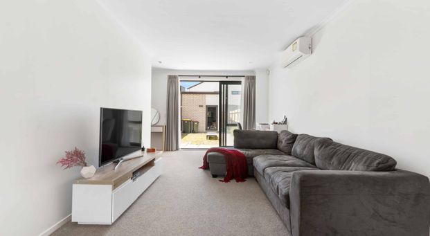 Modern, Light-Filled Townhouse in the Heart of Glen Innes - Photo 1
