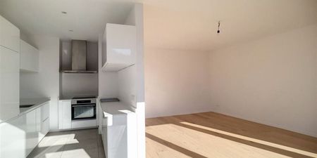 Appartement te huur in Elsene voor € 1.250 met 2 slaapkamers - Photo 4