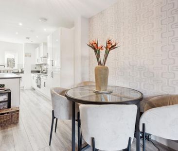 3 bedroom end of terrace house to rent - Photo 3