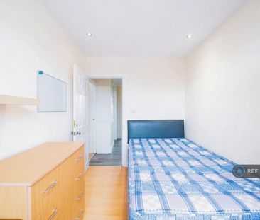 4 bedroom terraced house to rent - Photo 4