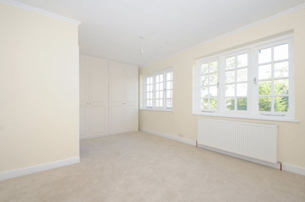 4 bedroom detached house to rent - Photo 1