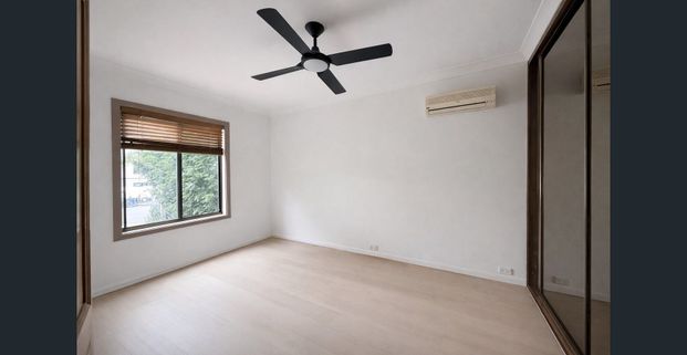 Move-In Ready | Renovated Duplex with 3 Bedrooms - Photo 1