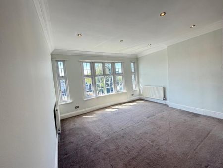 3 bedroom flat to rent - Photo 2