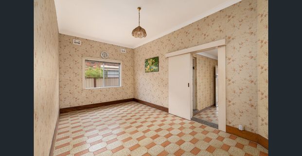 Sun-Drenched 3-Bedroom Family Home Ideal for Entertaining - Photo 1