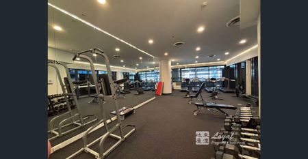 Prime Location – Spacious North-Facing Two Bedroom Apartment (One-week rent-free ***) - Photo 3