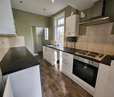 3 bedroom semi-detached house to rent - Photo 6