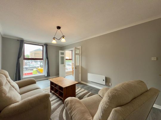 2 bedroom flat to rent - Photo 1