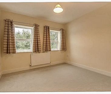 3 Bedroom - Photo 6