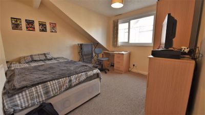 3 bedroom House in Burley Lodge Terrace, Leeds - Photo 5