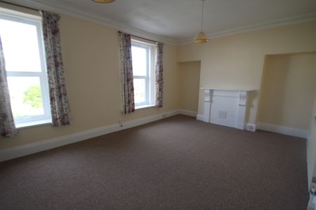 1 bedroom Flat - Photo 5