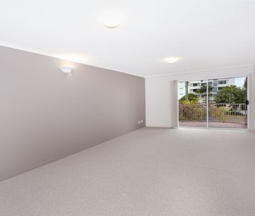 Two Bedroom Unit on Maroochy River - Photo 2